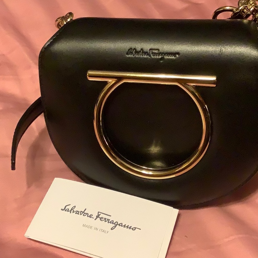 Small Salvatore Ferragamo crossbody leather purse